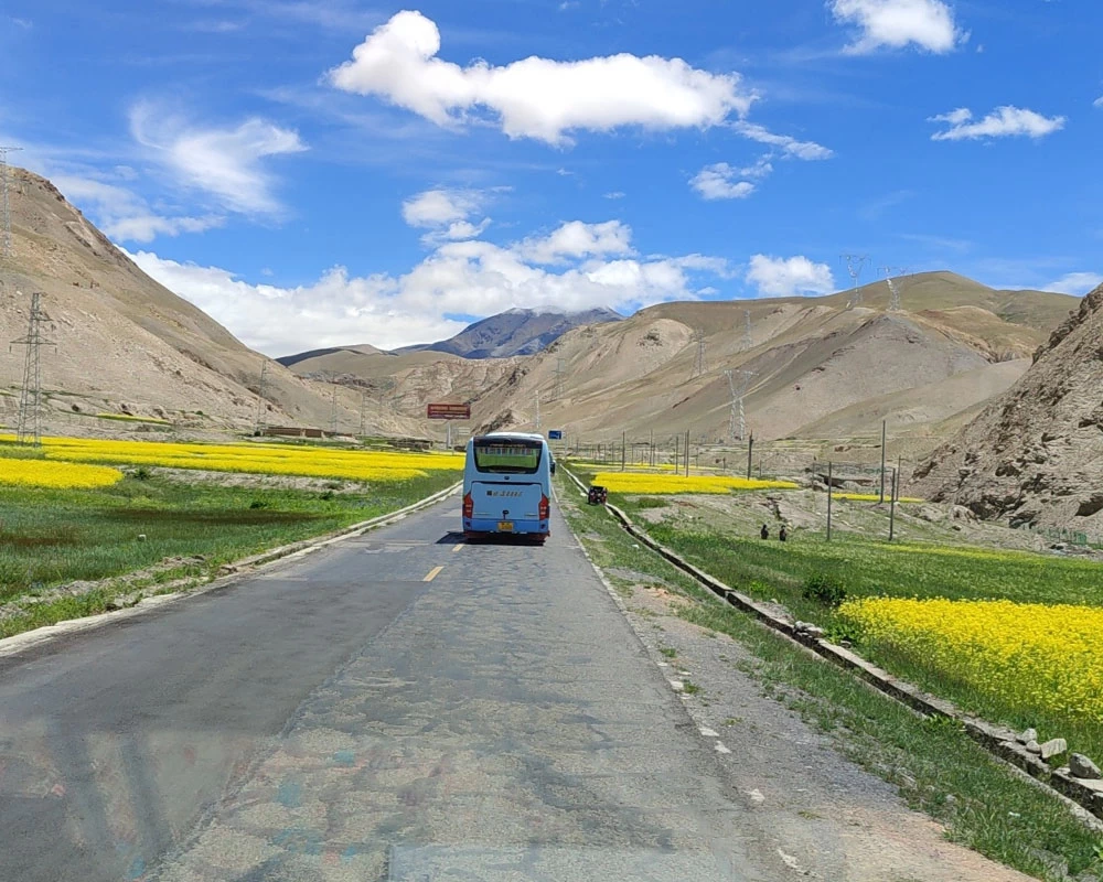 Bus ride towards Mansarovar