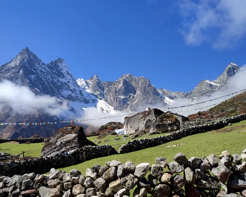 Place Between Dole And Machhermo